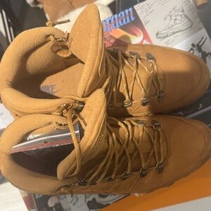 Nike Men's Brown Lace-Up Boots